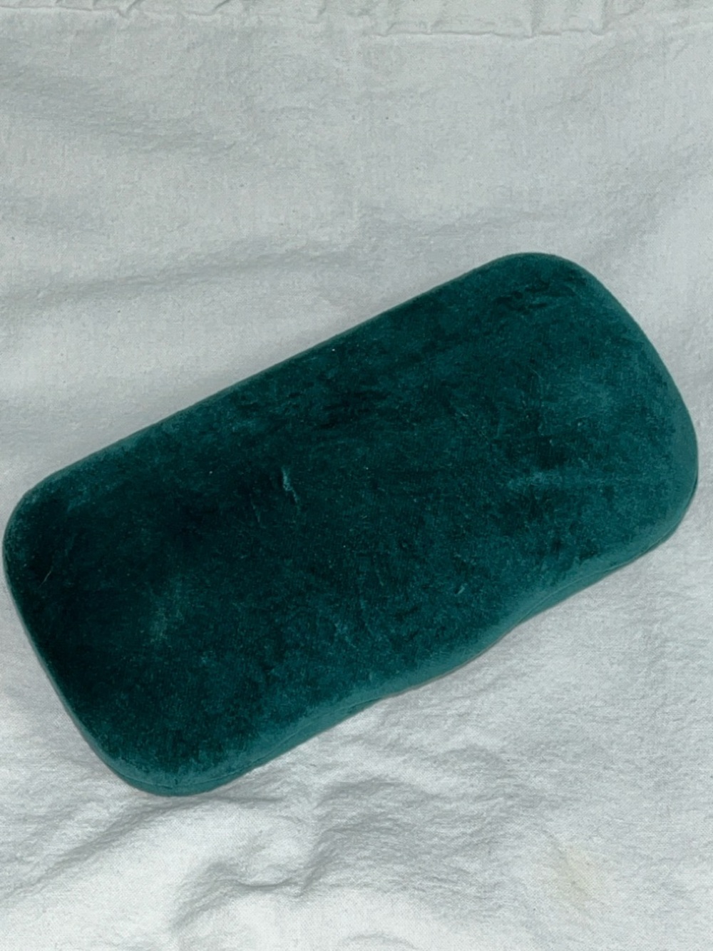 GUCCI AUTHENTIC DESIGNER GREEN VELVET CLAM SHELL EYEGLASS CASE - Picture 6 of 8